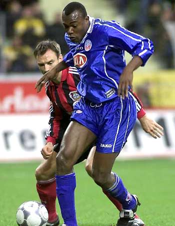 被接力棒击 被接力棒击